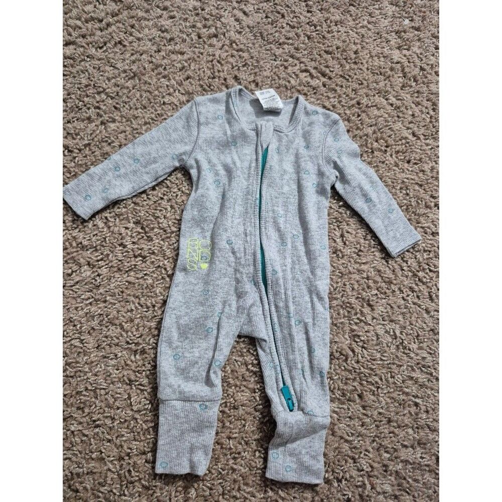 Bonds one piece outfit size 0000